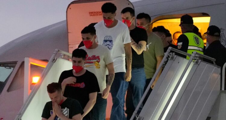 Gobierno advirtió la suspensión unilateral de vuelo de repatriación por parte de EE. UU. 1 Venezolanos