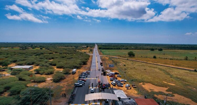 Gobernador Caldera reinaugura seis kilómetros del Corredor Vial Hugo Chávez de La Cañada de Urdaneta 1 Caldera