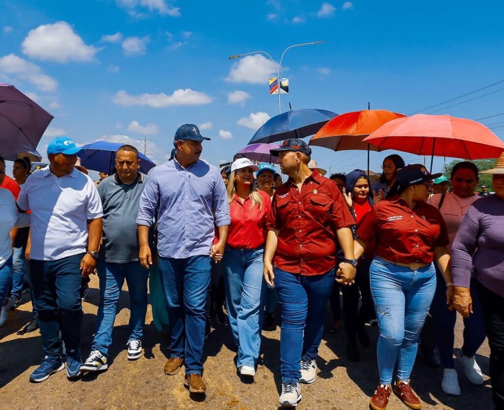 Gobernador Caldera reinaugura seis kilómetros del Corredor Vial Hugo Chávez de La Cañada de Urdaneta 2 WhatsApp Image 2025 11 03 at 9.07.32 AM 5