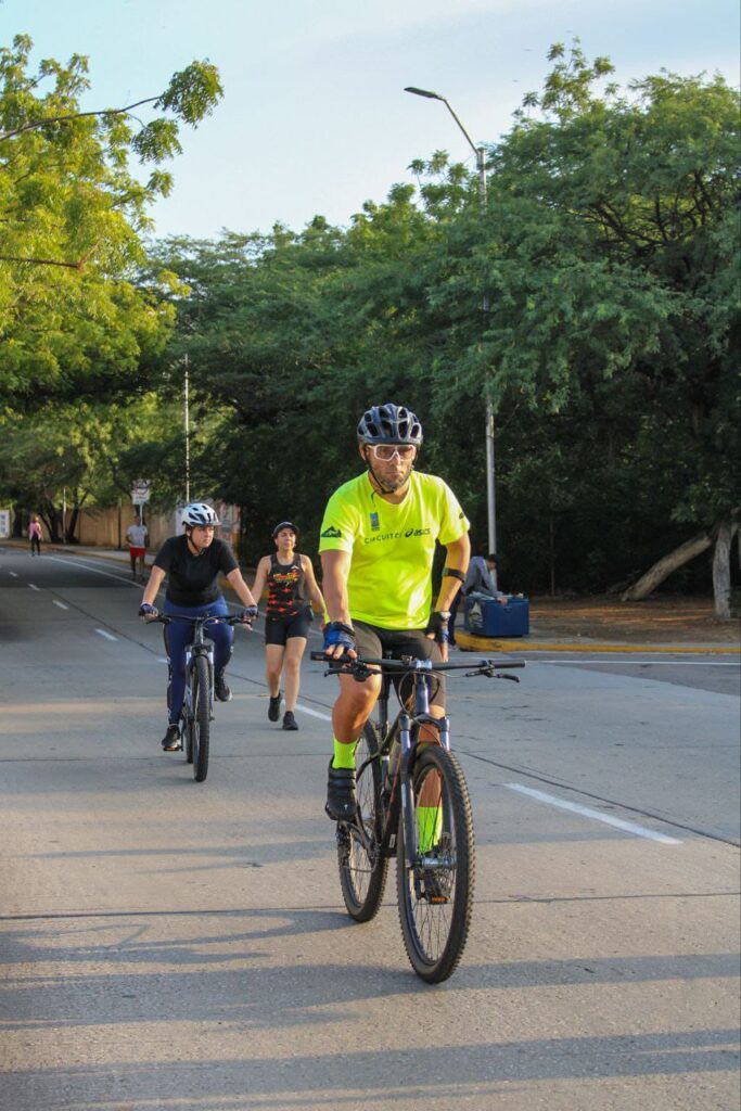 La ciclovía: un espacio para el bienestar, la recreación y el deporte 7 WhatsApp Image 2025 11 03 at 9.15.10 AM 6