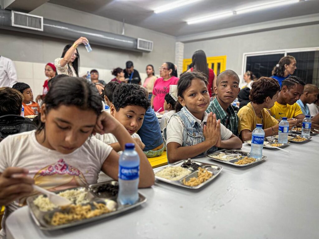 Comedor «Alimentando Sueños» de FUNDANIS ofrece sustento a 90 niños, niñas y adolescentes 3 WhatsApp Image 2025 11 06 at 9.56.42 AM 2