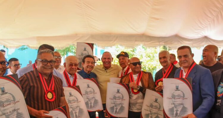 Con orden «Ricardo Aguirre» reconocen trayectoria de gaiteros en su día 1 Gaiteros