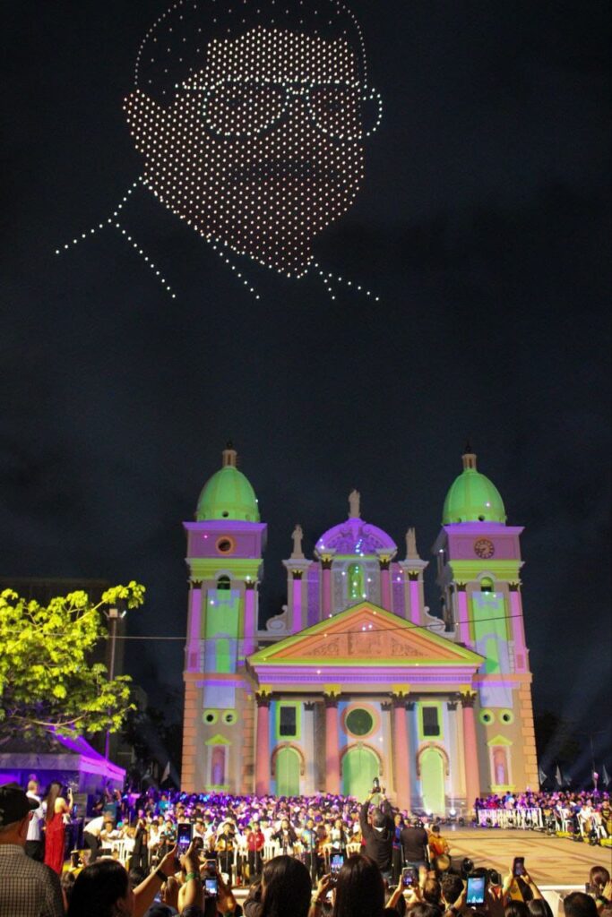 Maracaibo vibró con más de 1600 gaiteritos y 1500 drones en homenaje al «Parroquiano» Astolfo Romero 7 WhatsApp Image 2025 11 10 at 10.25.29 AM 2