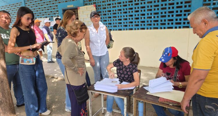 Masiva votación en Cuarta Consulta Popular en Maracaibo 1 Consulta