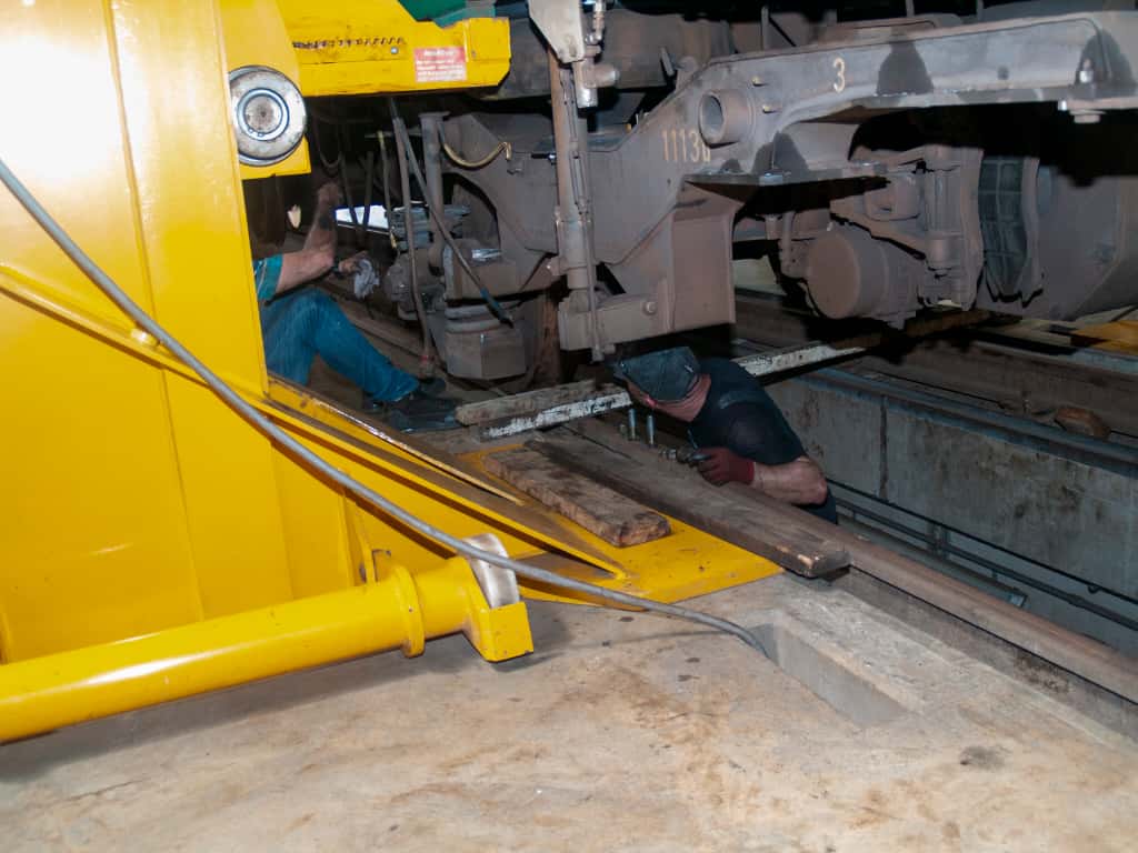 Metro de Maracaibo realiza labores de mantenimiento al tren número 5 con ingenieros y personal calificado 5 foto 5