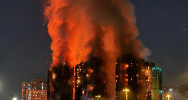 Subió a 159 el número de muertos por el incendio en Hong Kong tras la inspección en las torres 1 Incendio