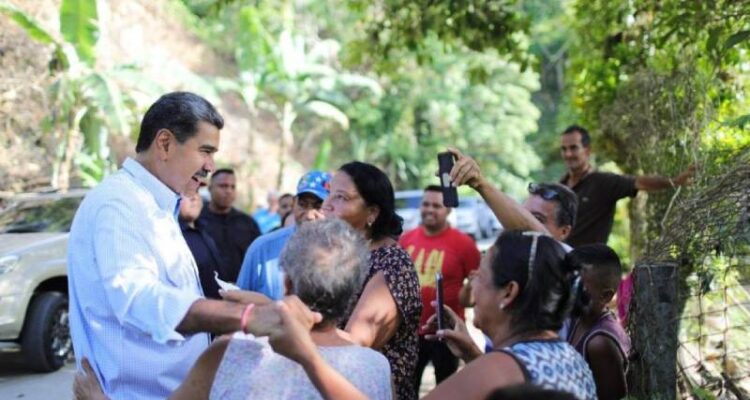 Presidente Maduro instó a las comunidades activarse para la campaña de la Cuarta Consulta Popular 1 Maduro