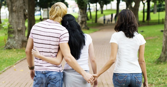 El Vaticano ratificó defensa de la monogamia ante los divorcios y el poliamor 2 poliamor