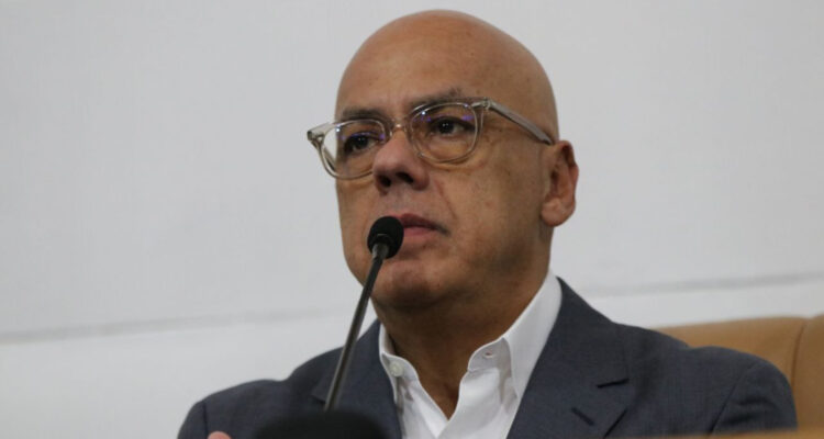 Jorge Rodríguez calificó de «bárbaro y grosero» el despliegue militar de EE. UU. en el Caribe 1 Jorge Rodríguez