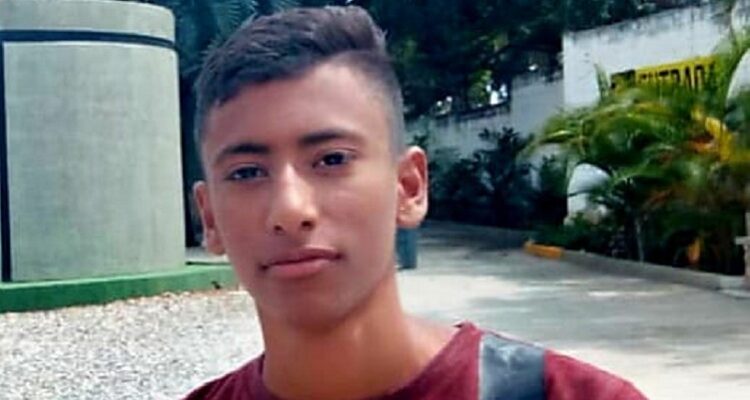 Condenaron a 10 años de prisión a adolescente por terrorismo 1 adolescente