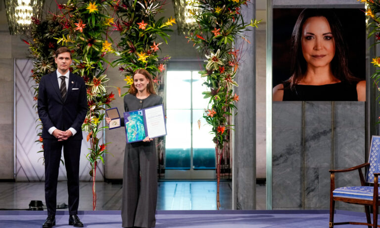 María Machado no se apareció en Oslo. Su hija tuvo que recibir en su nombre el Nobel 2 Ana Corina Sosa 768x461 1