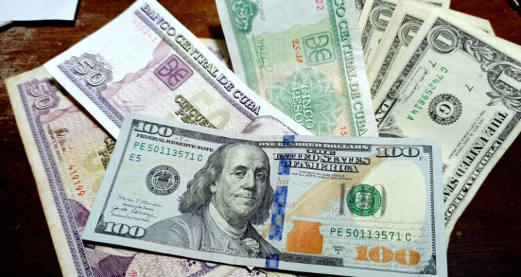 Cuba oficializó con un paquete legal la dolarización parcial de su economía 1 Cuba