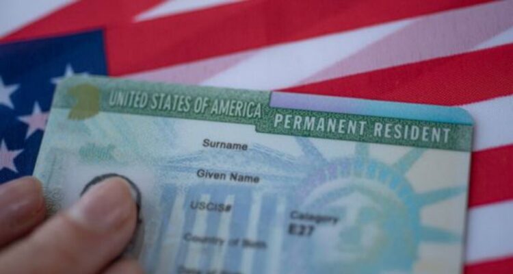 Estados Unidos suspendió el programa de sorteo de «Green Cards» 1 Green Cards