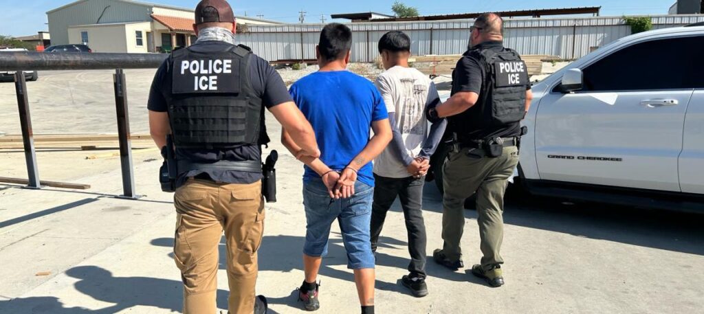 EE. UU.: Reportan aumento drástico de estafas a inmigrantes 3 Congresistas