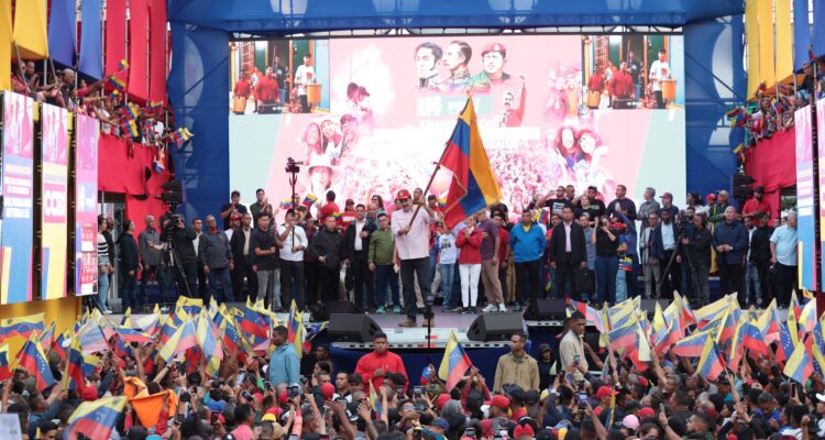 Presidente Maduro juramentó nuevo buró político del PSUV: Conozca quiénes son sus integrantes 1 Maduro