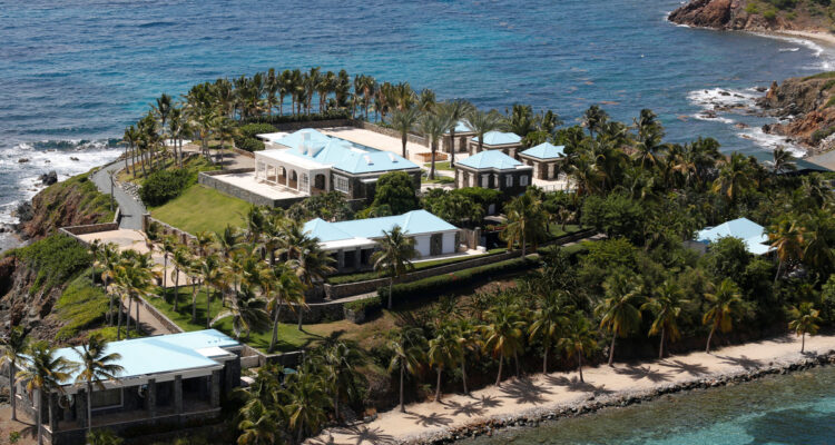 Las imágenes inéditas de la isla privada en el Caribe en la que Jeffrey Epstein cometió sus crímenes sexuales 1 Isla de Epstein