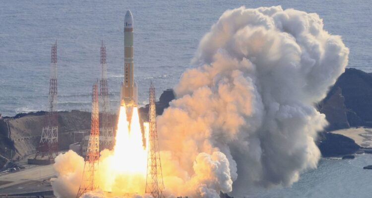 Fracasó lanzamiento de nuevo satélite japonés tras fallo en motor del cohete 1 Cohete