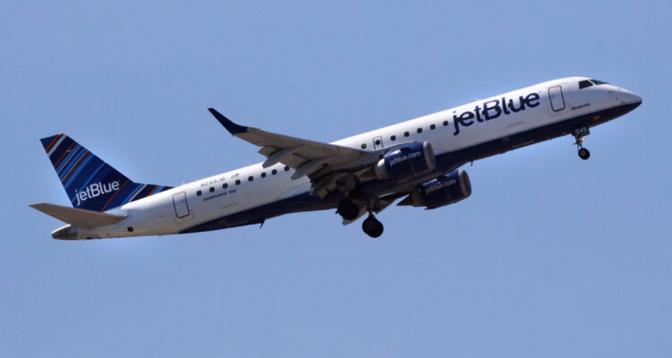 Avión militar gringo casi choca con uno de JetBlue en Curazao 1 JetBlue