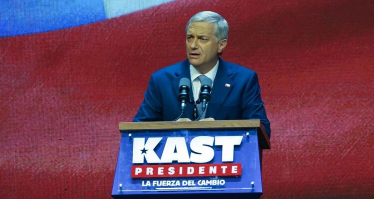 Kast propuso crear un «corredor» para devolver a los migrantes a sus países de origen 1 Kast