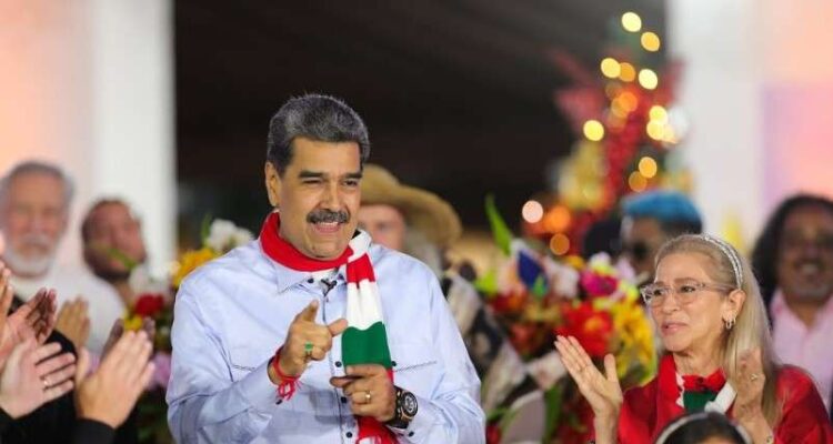 Presidente Maduro deseó Feliz Navidad a los venezolanos y dijo que este «es el tiempo del renacer de Venezuela» 1 Maduro