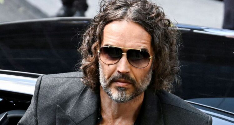Acusaron a Russell Brand de dos delitos sexuales adicionales 1 RUSSELL BRAND