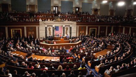 Fracasa en Senado bloqueo a poderes de guerra de Trump en Irán 2 Senadores