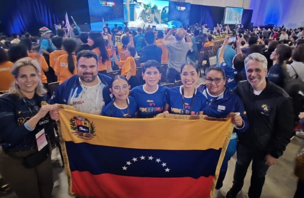 Zulia conquistó medallas de oro y plata en la Olimpiada Mundial de Robótica en Singapur 2025 4 WhatsApp Image 2025 12 01 at 11.16.52 AM