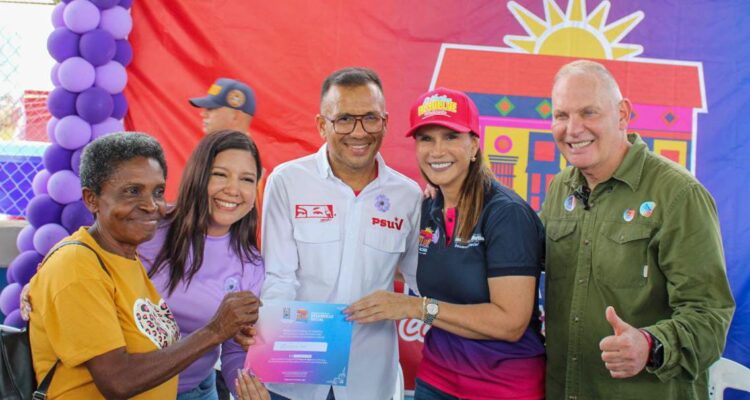 Ana Clara Barboza de Di Martino: «Con la VenApp la Alcaldía de Maracaibo da respuesta directa al pueblo» 1 Di Martino