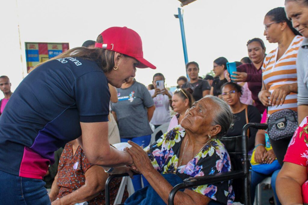 Ana Clara Barboza de Di Martino: «Con la VenApp la Alcaldía de Maracaibo da respuesta directa al pueblo» 3 WhatsApp Image 2025 12 04 at 11.28.14 AM 2