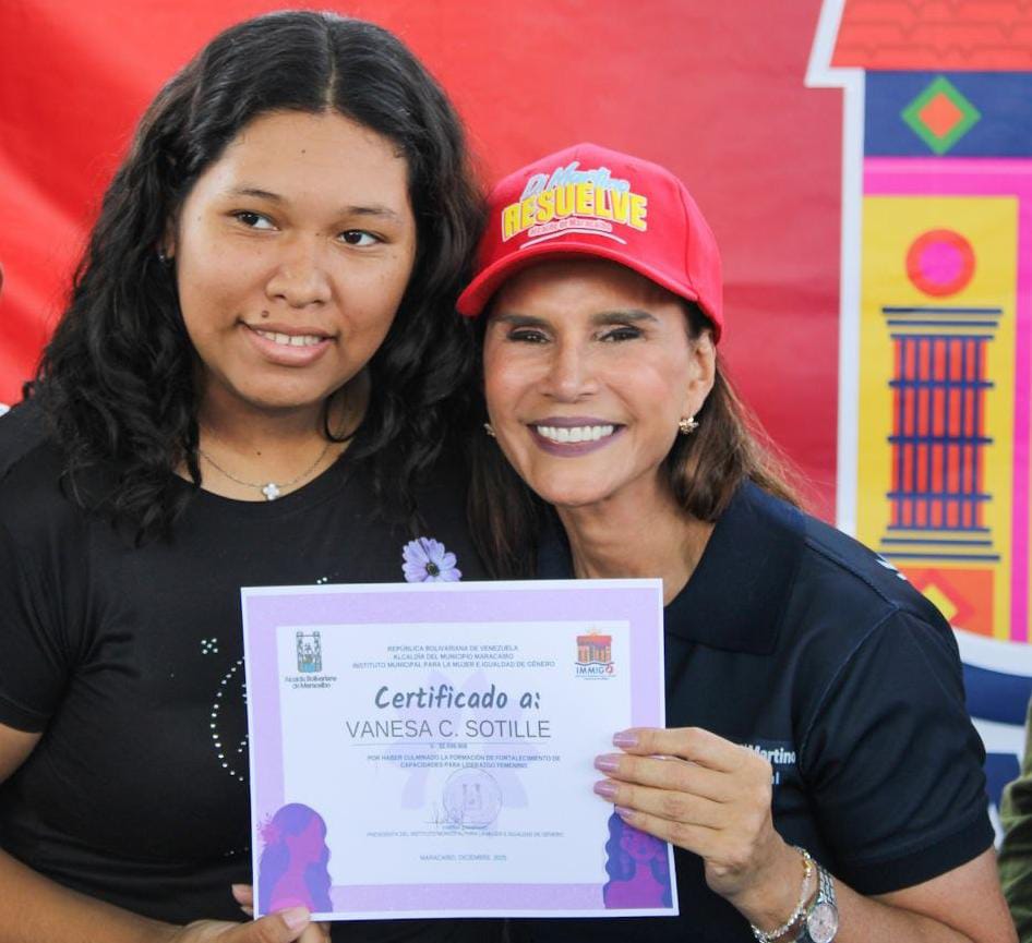Ana Clara Barboza de Di Martino: «Con la VenApp la Alcaldía de Maracaibo da respuesta directa al pueblo» 2 WhatsApp Image 2025 12 04 at 11.28.14 AM