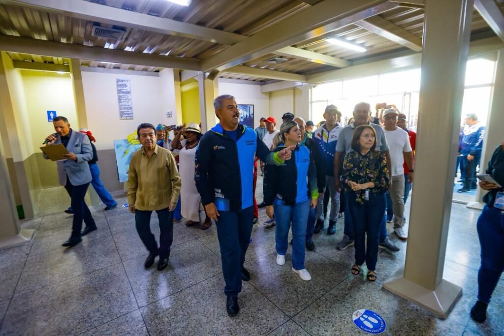 Gobernador Caldera reinauguró el Terminal Lacustre Hugo Chávez para el impulso económico y turístico del Zulia 2 WhatsApp Image 2025 12 08 at 9.51.22 AM