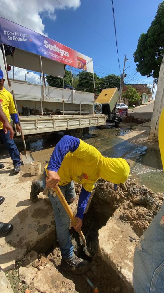¡1x10 del Buen Gobierno resolviendo! Alcaldía de Maracaibo restableció servicio de gas en el barrio San José 2 WhatsApp Image 2025 12 09 at 11.30.37 AM 1