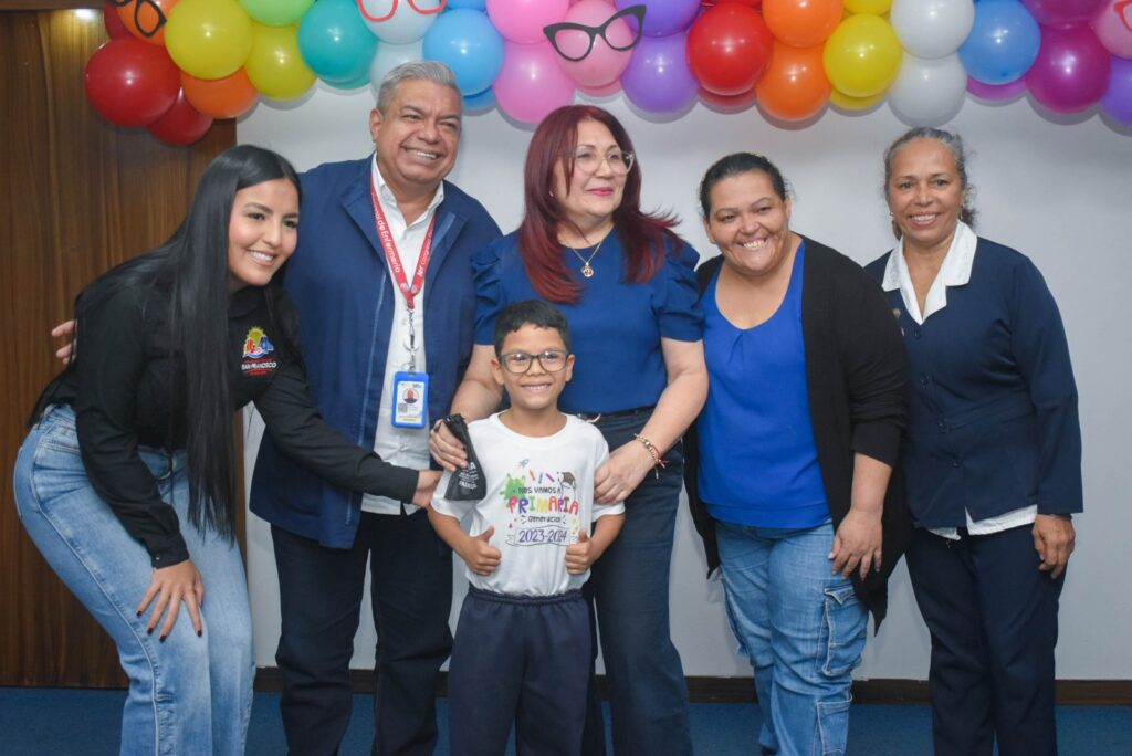 Niños de San Francisco recuperan su visión escolar gracias a jornada impulsada por la primera dama y Fadezul 4 WhatsApp Image 2025 12 10 at 9.35.03 AM 2