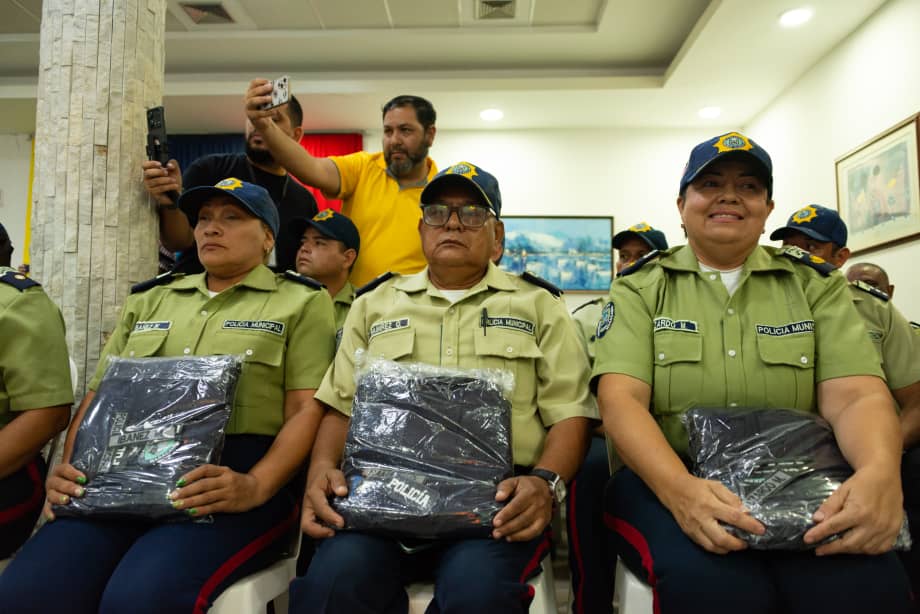 Alcalde Di Martino anunció pago de un bono permanente a funcionarios de Polimaracaibo 2 WhatsApp Image 2025 12 10 at 9.37.31 AM 4