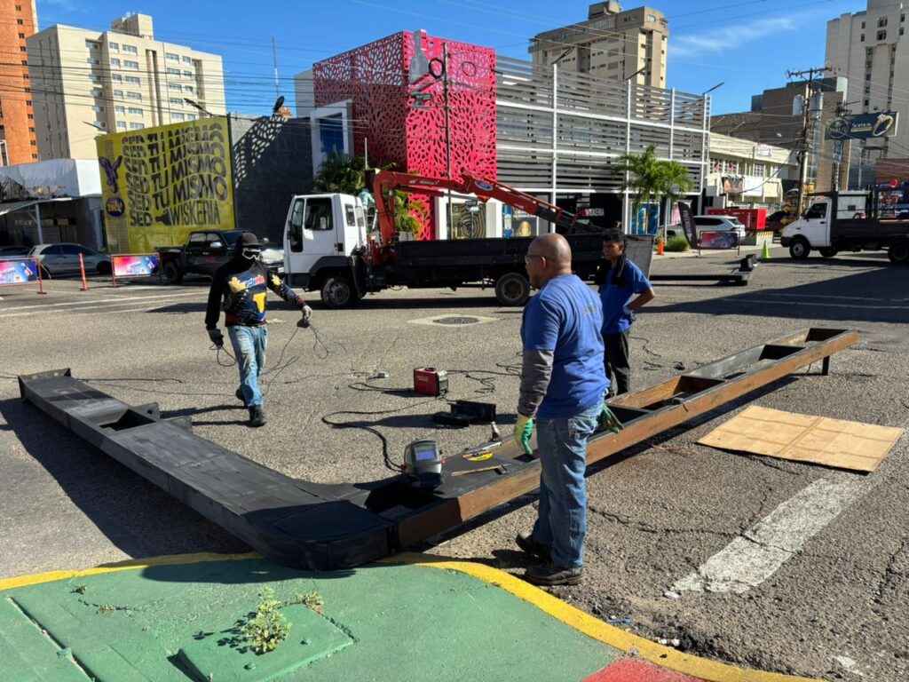 196 pantallas inteligentes LED modernizan la red semafórica de la ciudad 2 WhatsApp Image 2025 12 10 at 9.37.31 AM 7