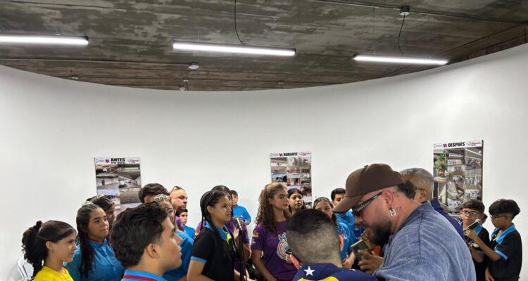 Mario Cáceres protagoniza encuentro motivacional con jóvenes talentos en la Fundación Nacional de la Gaita 1 Cáceres