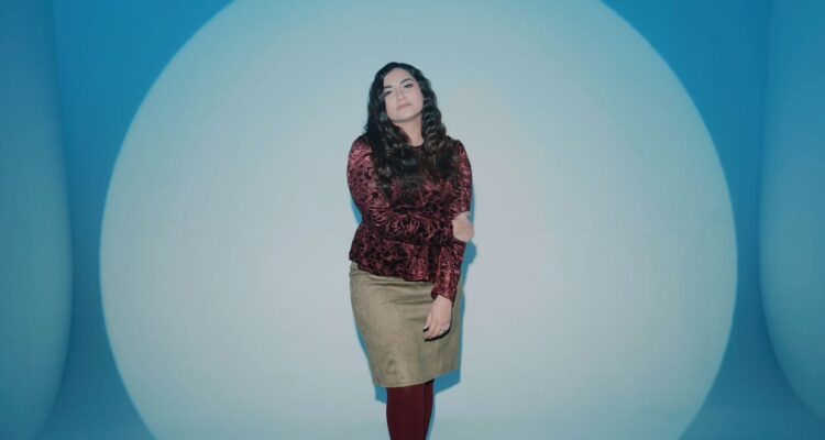 En tiempos navideños Andrea Fuenmayor nos regala «Santa la noche» un cover inolvidable 1 Fuenmayor