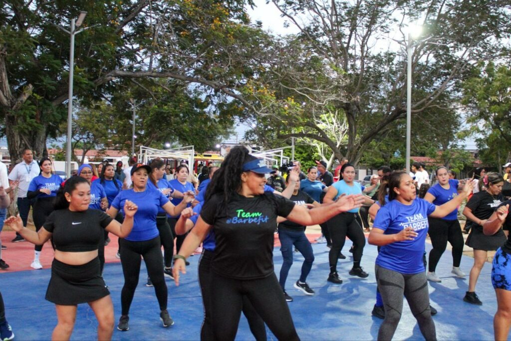 Alcaldía de Maracaibo ha reinaugurado 24 plazas en 120 días de gestión 6 WhatsApp Image 2025 12 19 at 9.18.17 AM
