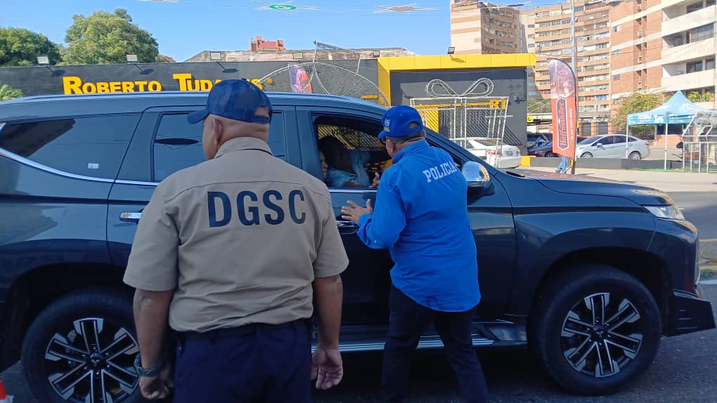 En Maracaibo refuerzan orientación a conductores para disminuir accidentes de tránsito 2 WhatsApp Image 2025 12 30 at 10.48.20 AM