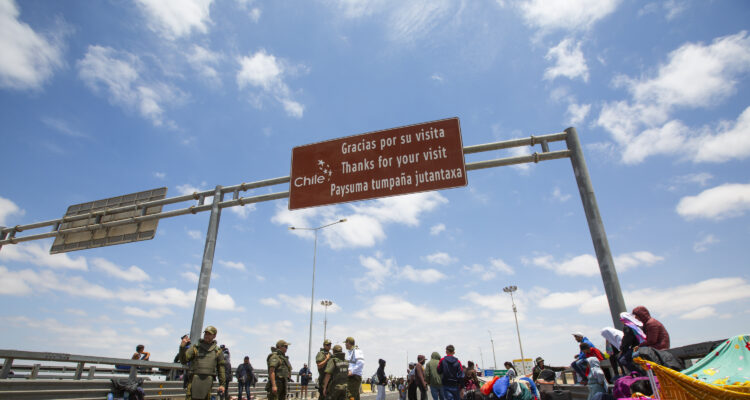 Entre el miedo, la ansiedad y la incertidumbre: así viven los migrantes en Chile con el triunfo de Kast 1 kast.1