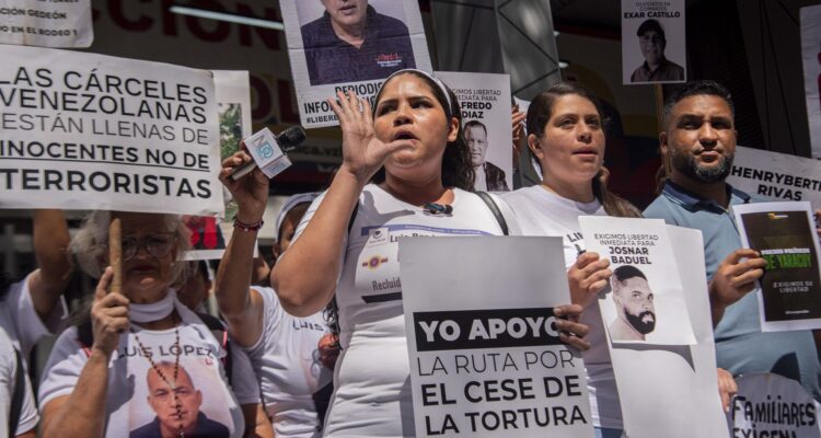 ¿Quiénes son los 99 presos liberados? 1 portada viacrucis