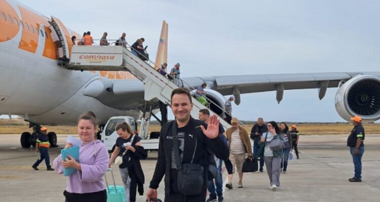 Llegaron 100 nuevos turistas rusos a Margarita para fortalecer lazos comerciales con Venezuela 1 Margarita