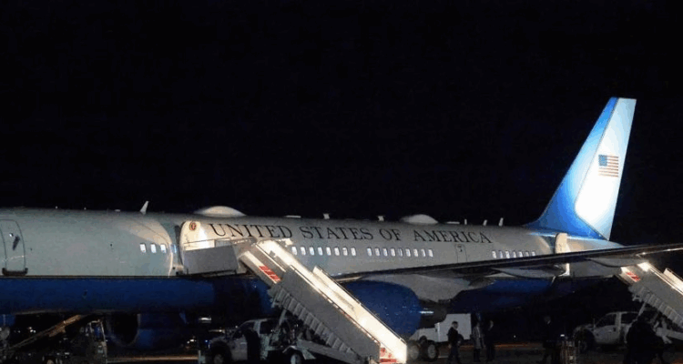 El avión de Trump reportó una falla y regresa a EE. UU. tras partir hacia Davos 1 Avión de Trump
