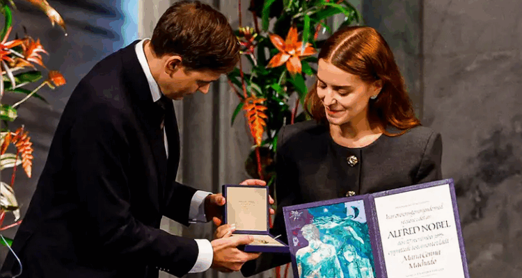 La Fundación Nobel descarta que María Machado pueda «compartir» su premio 1 Nobel