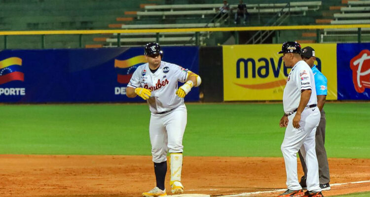 Caribes se apoderó del primer lugar 1 Caribes2