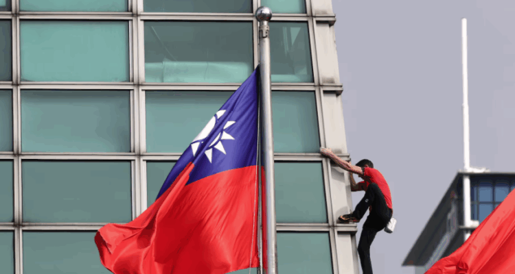 Hazaña histórica: Alex Honnold escaló sin cuerdas el Taipei 101, uno de los edificios más altos del mundo (Video) 1 Honnold
