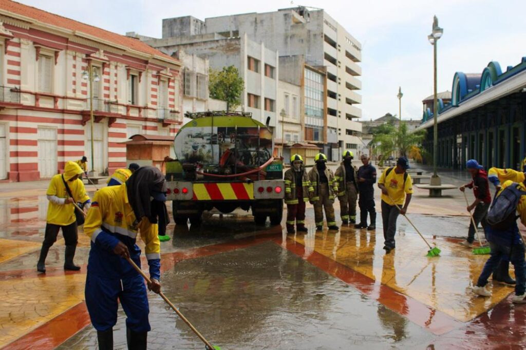 Alcaldía de Maracaibo liberó al casco central de 3 mil toneladas de desechos 4 IMG 20260102 WA0064