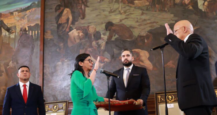 Delcy Rodríguez fue juramentada presidenta encargada 1 Rodríguez