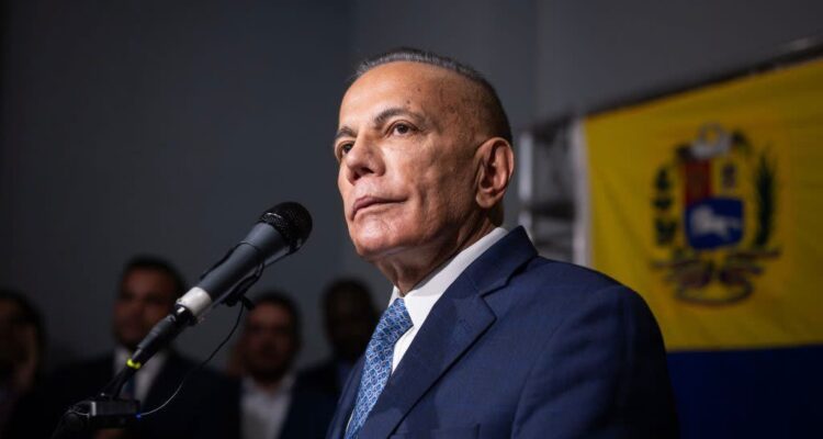 Manuel Rosales: UNT presentará al país propuestas para reformar cinco leyes clave de la economía 1 Rosales