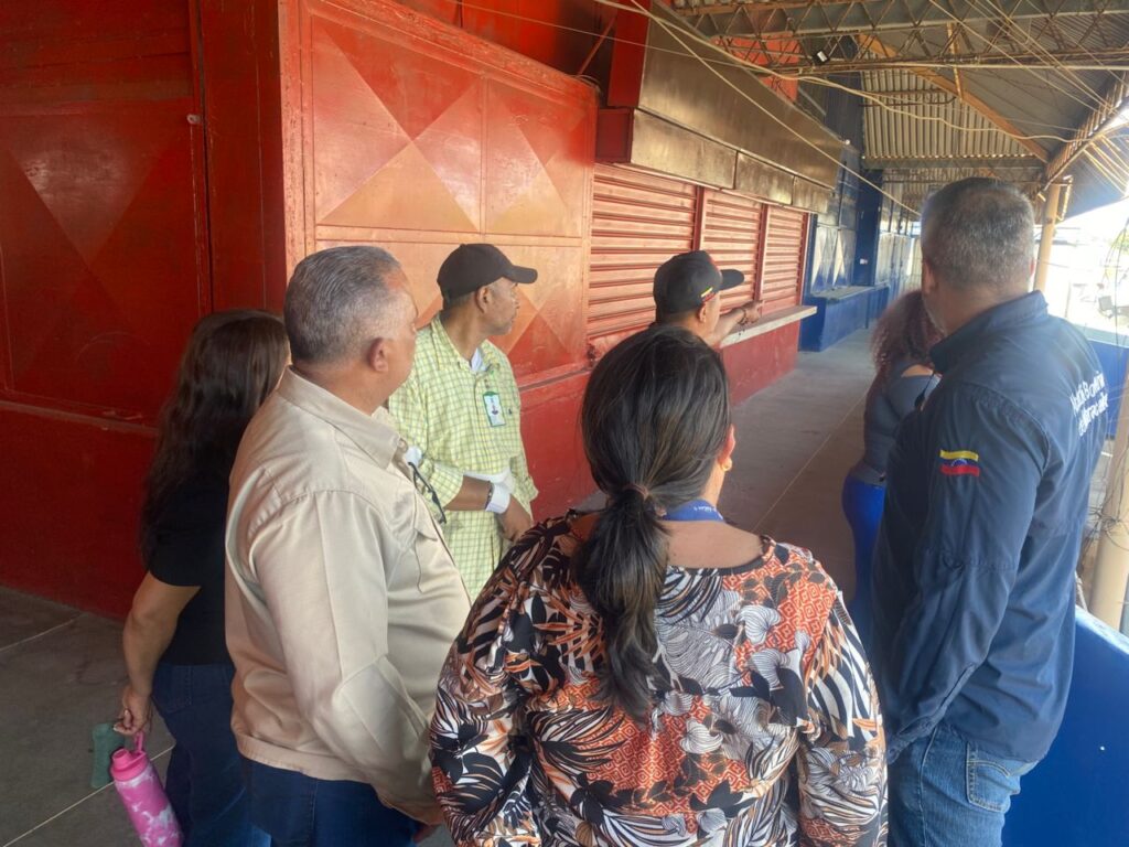 ¡Adjudicatarios a ponerse al día! Inmobiliaria Municipal inicia jornada en el Mercado Municipal Periférico Panamericano de La Limpia 3 IMG 20260123 WA0067